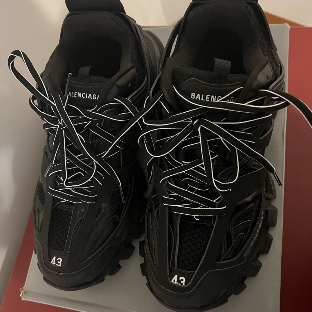 Balenciaga Men's Black Athletic Shoes - Picture 6 of 7